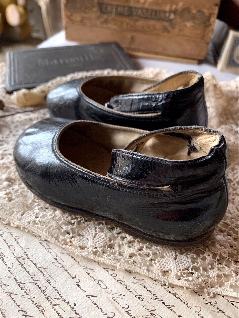 黒いドールシューズ 靴 黒 レザー 革 | Brocante de La Cocotte