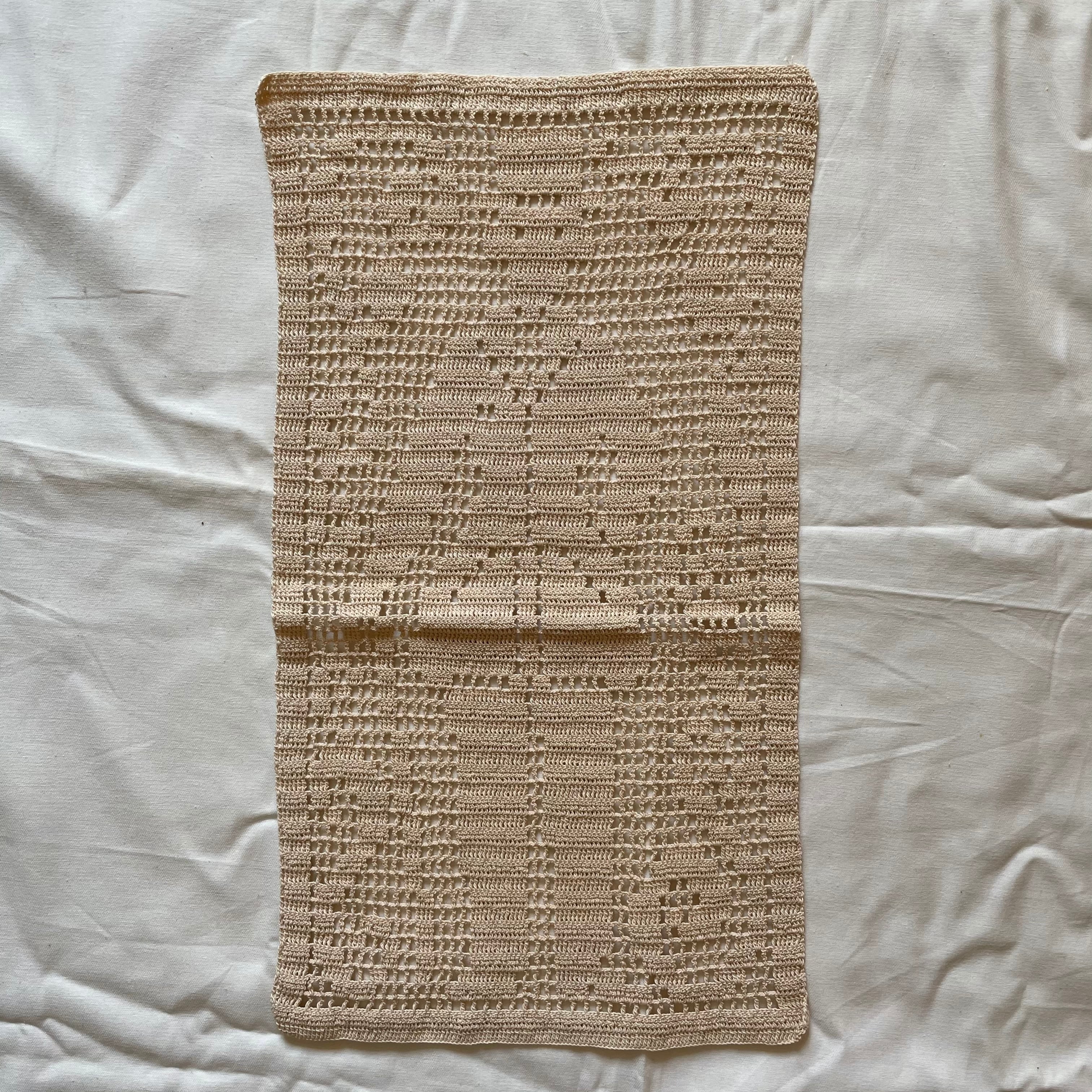 よく見ると紳士なドイリー