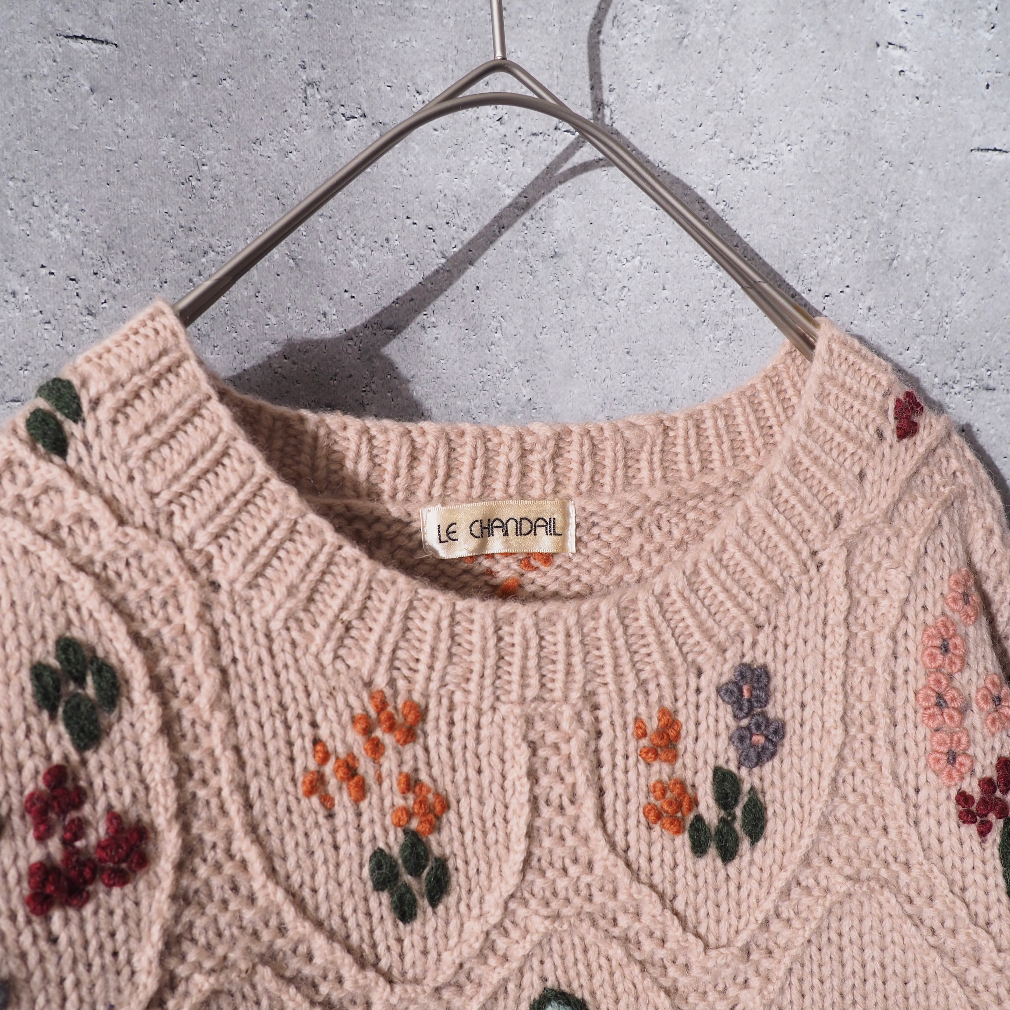 1990s Cherry Blossom Beautiful Flower Embbossed vintage wool Knit