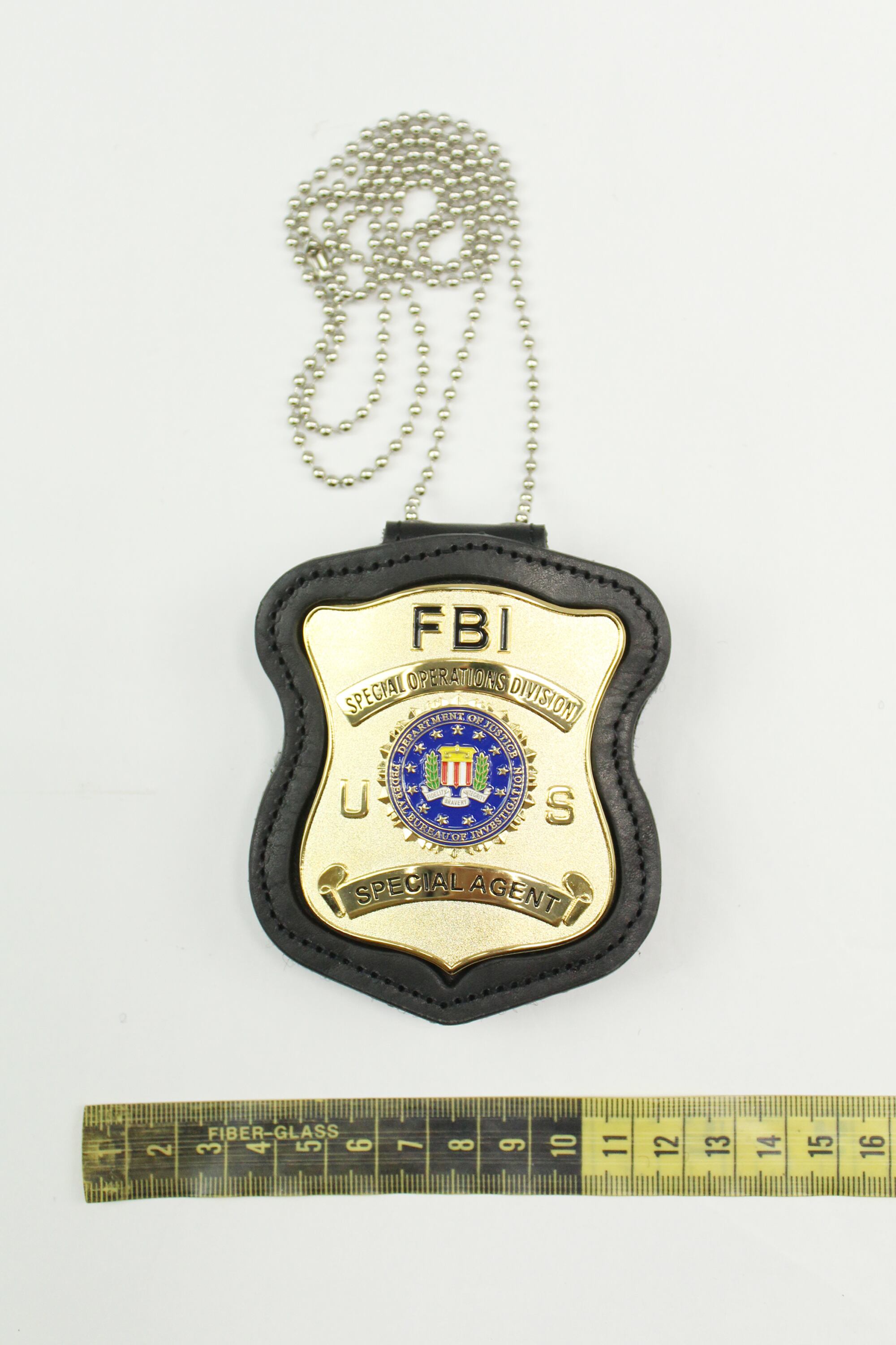 撮影用アイテム 警察バッジ 【FBI US】 ☆ドラマ撮影用やコスプレ撮影