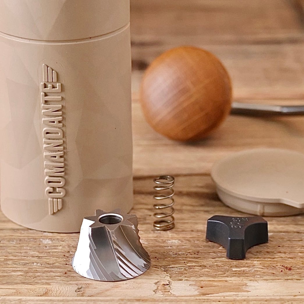 COMANDANTE Trailmaster X25 Dune | COFFEE LAB KOMAMEYA