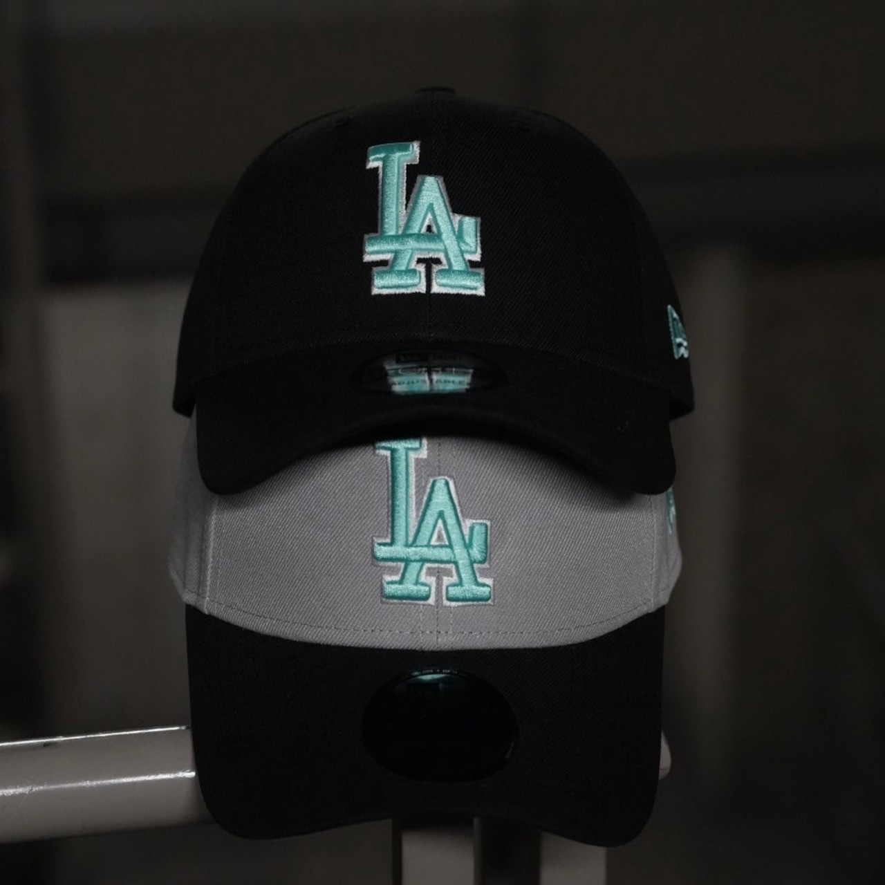 【gifthat別注】NEW ERA 940/9FORTY  ロサンゼルス・ドジャースBLACK SEAGLASS