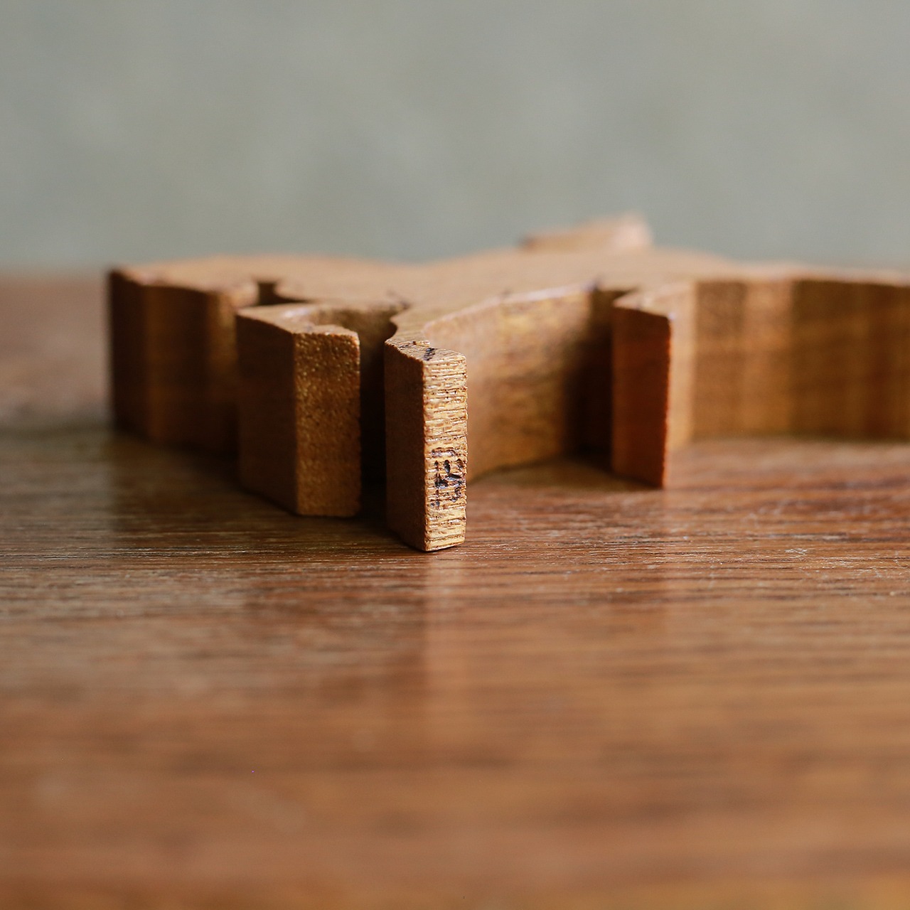 力強く駆け出す、味わい深いの馬