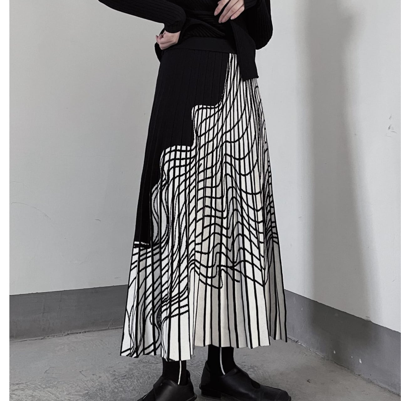 Abstract Pattern A-Line Long Skirt L00382