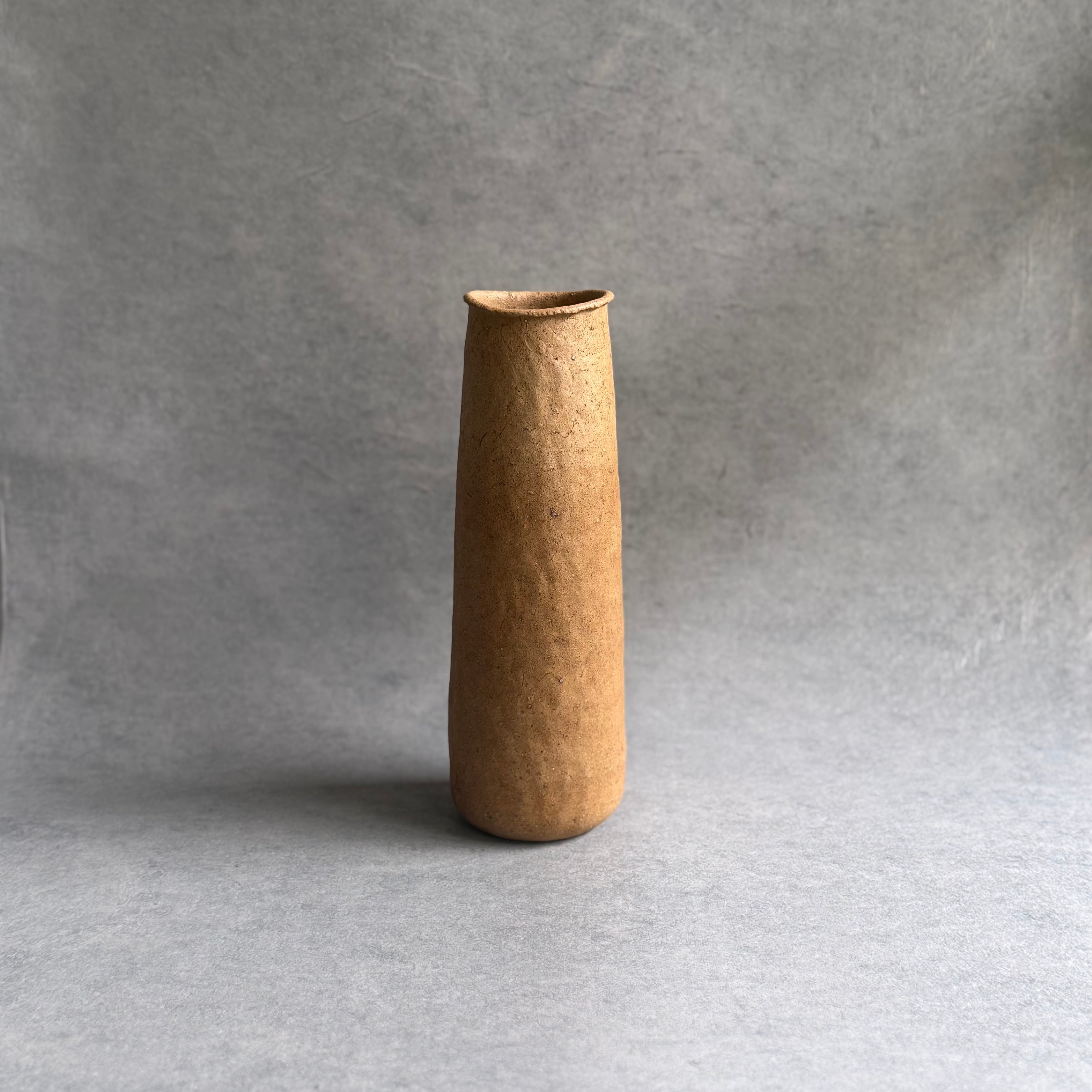 高田かえ 黒錆ひねり花器 | gallery 一白
