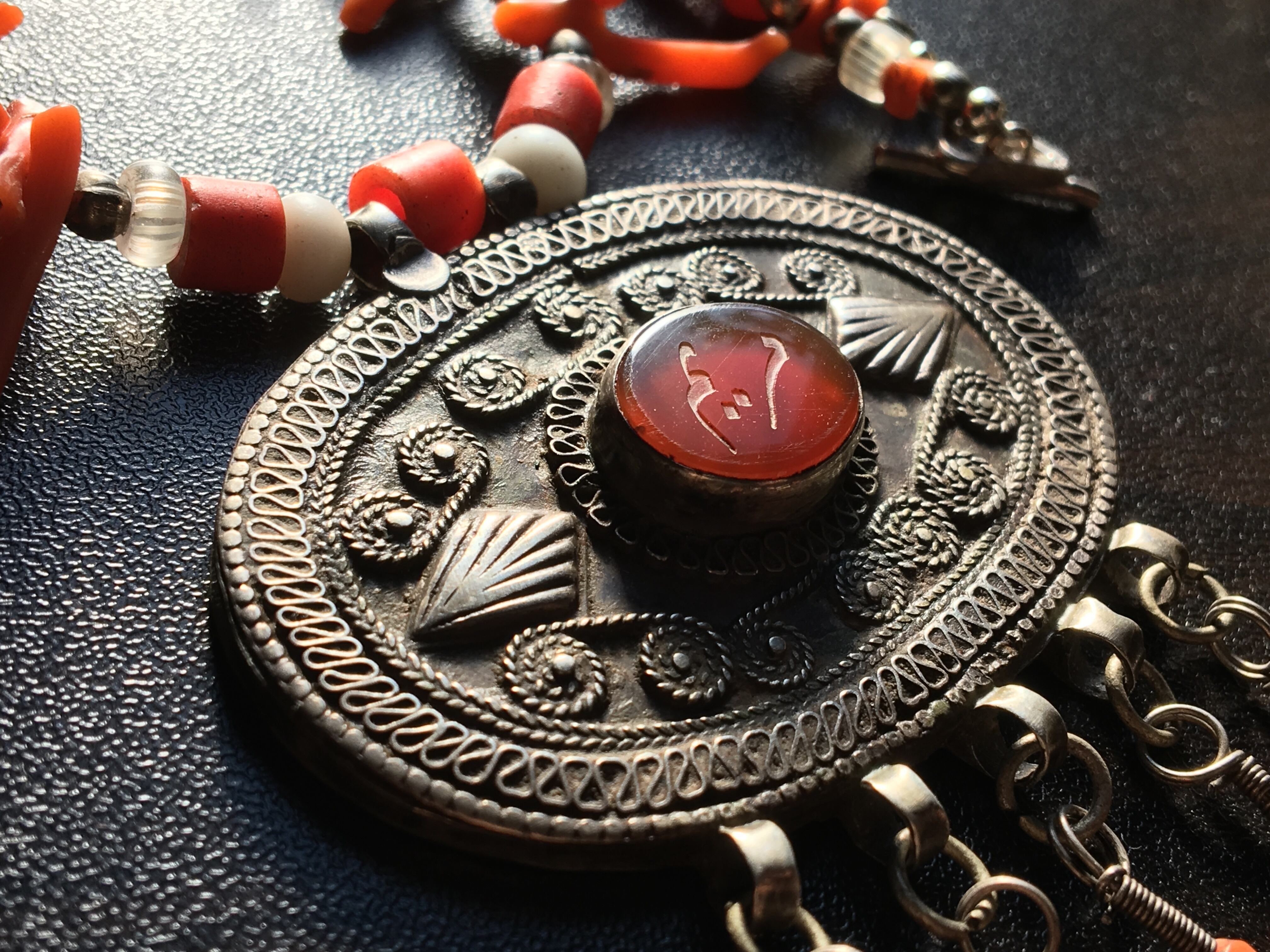 ◉ 値下げ!antique 希少アフガニスタン ペンダントTOP 珊瑚 コーラル