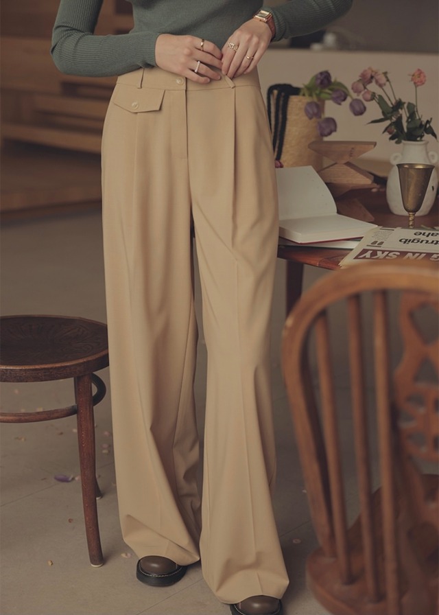 Center tuck straight pants