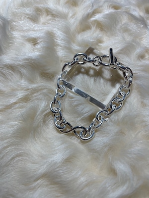 roundabout / Silver Cross-Over Bracelet