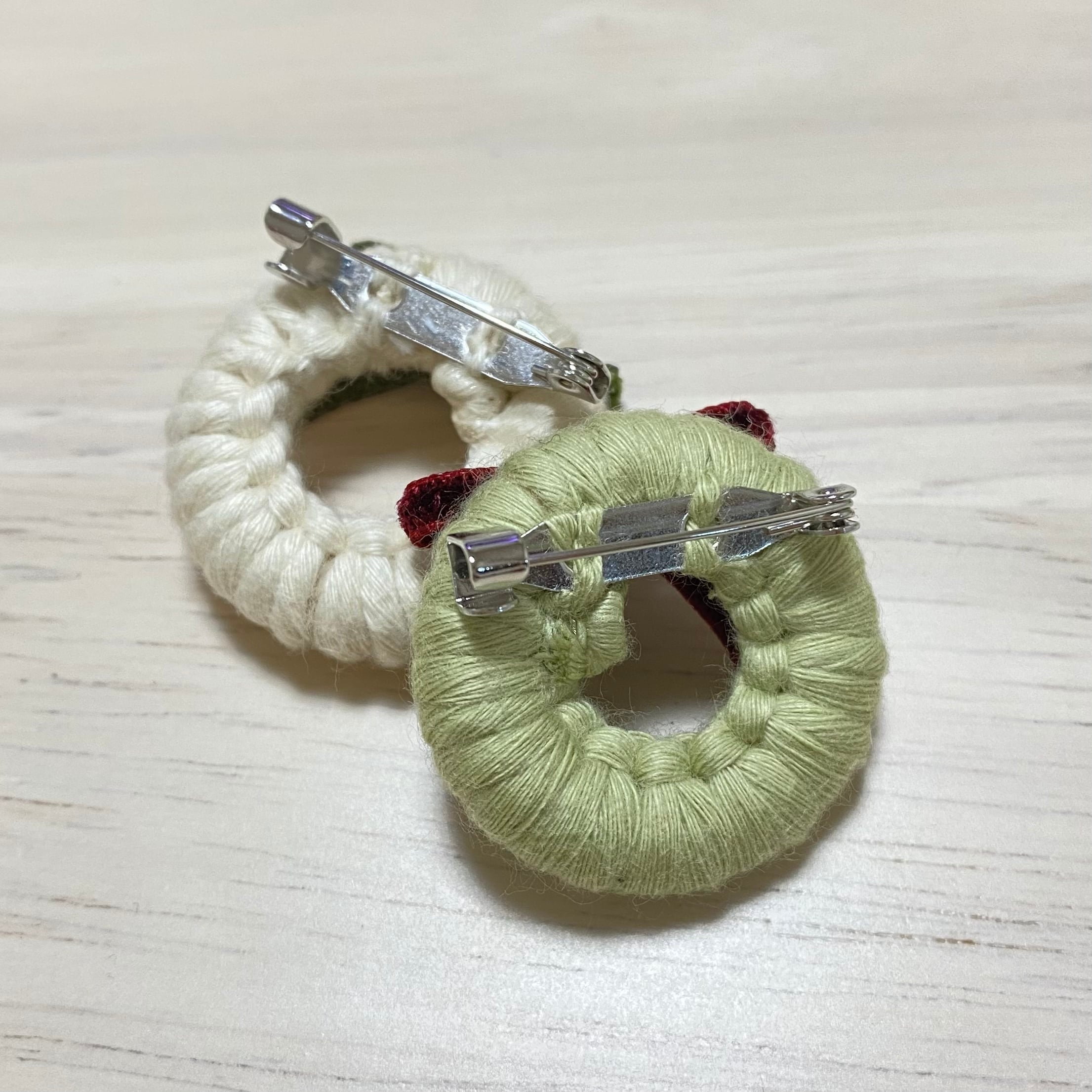 クリスマスリースブローチ | N's HAPPY BELL