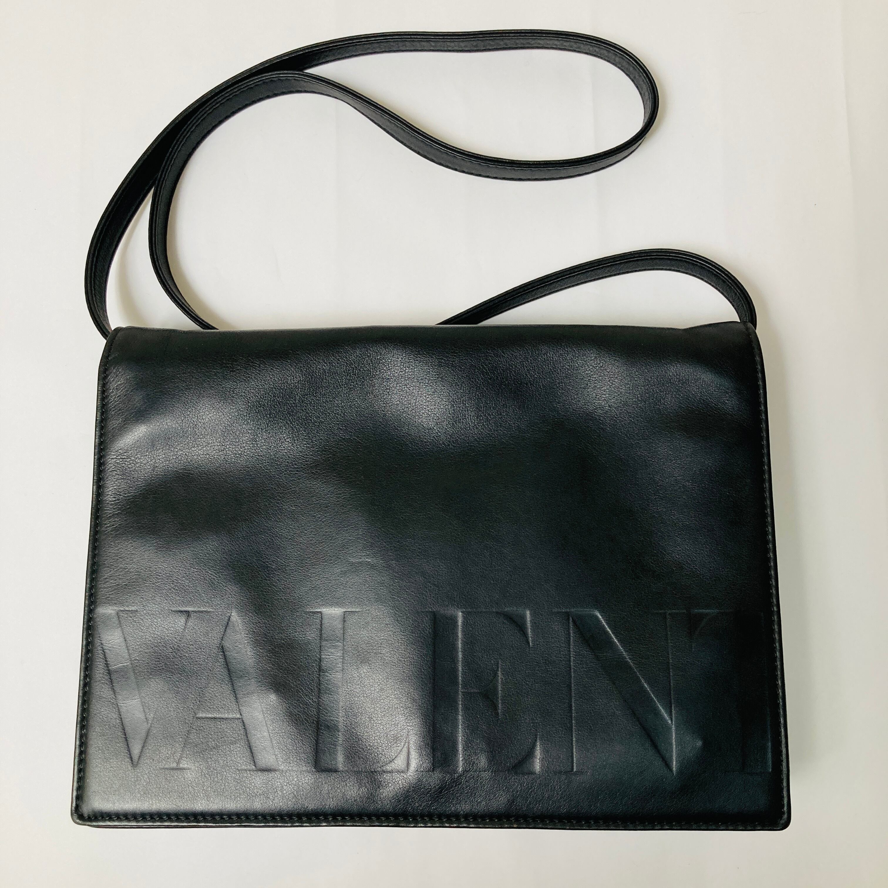 Valentino 黒レザー ショルダーバッグ ヴァレンティノ・ガラヴァーニ 