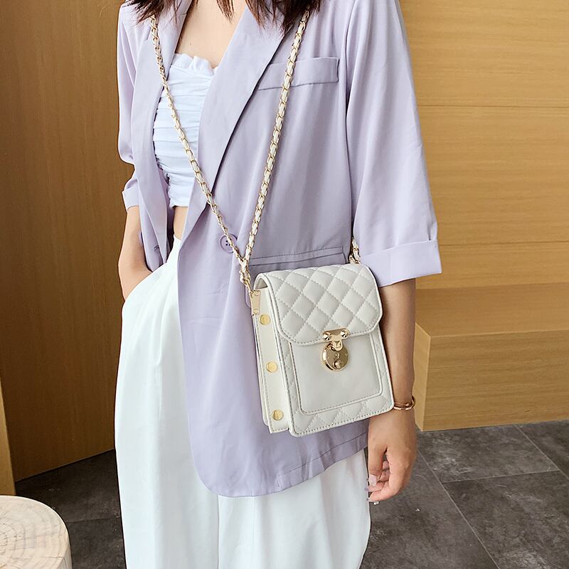 スモールバッグレディースバッグ2020人気の新しい波夏の野生のダイヤモンドチェーンメッセンジャーバッグネット赤ファッション携帯電話バッグ Tiancai_Wing_Bag4927547