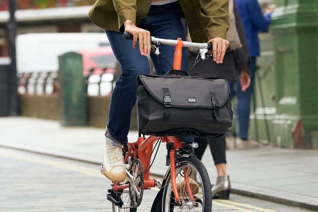 Metro bag M, Black, with frame [13L] | LORO ONLINE STORE
