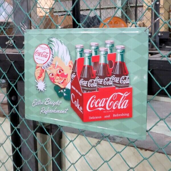 海外直輸入】エンボス メタルサインCOCA-COLA Extra Bright