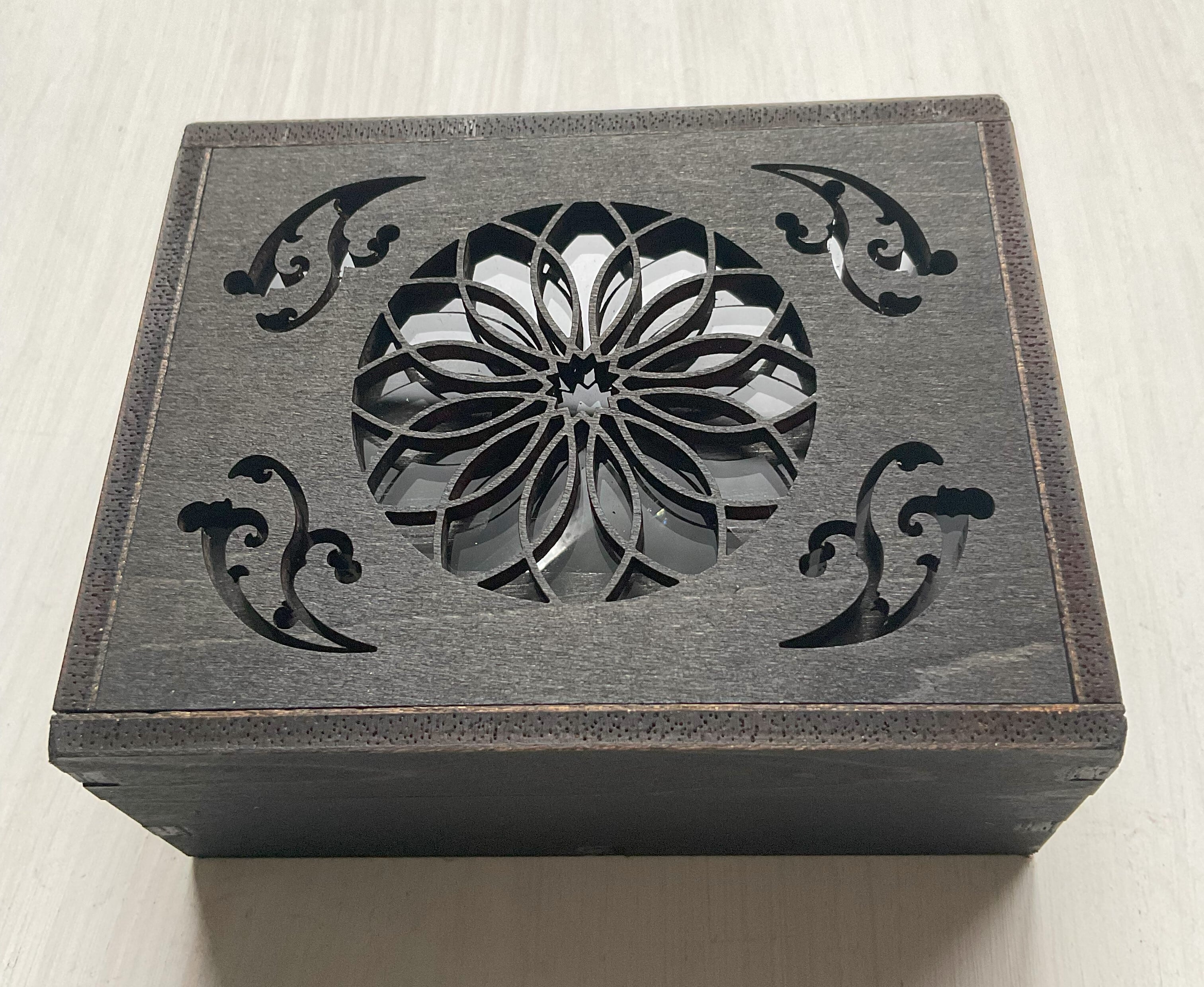 魔法陣×黒猫：木箱 black 標本箱 アクセサリーケース【DesignerBOX