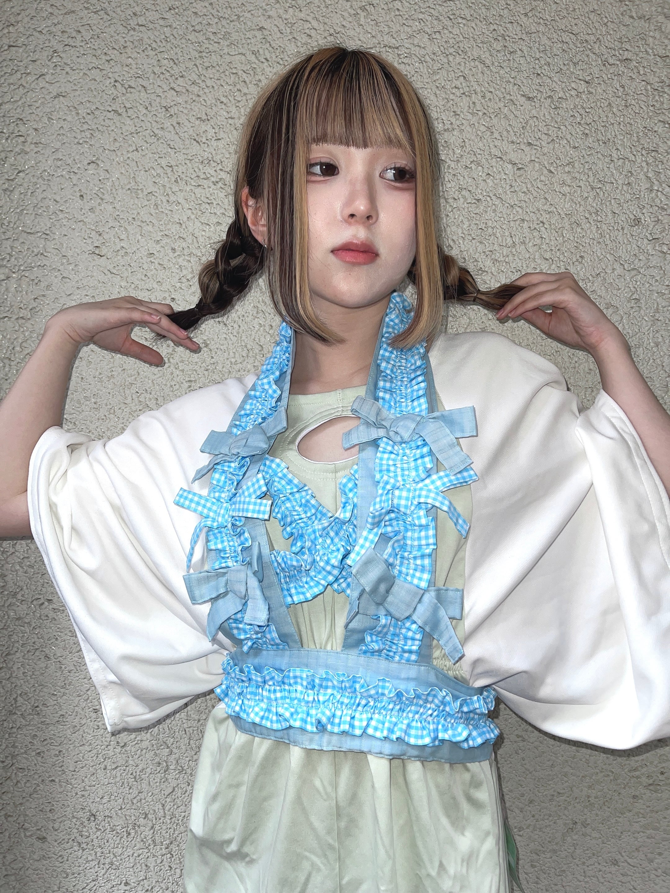 十万兆ろんぐへあ】フリルりぼんエプロン(水色) | zetsukigu
