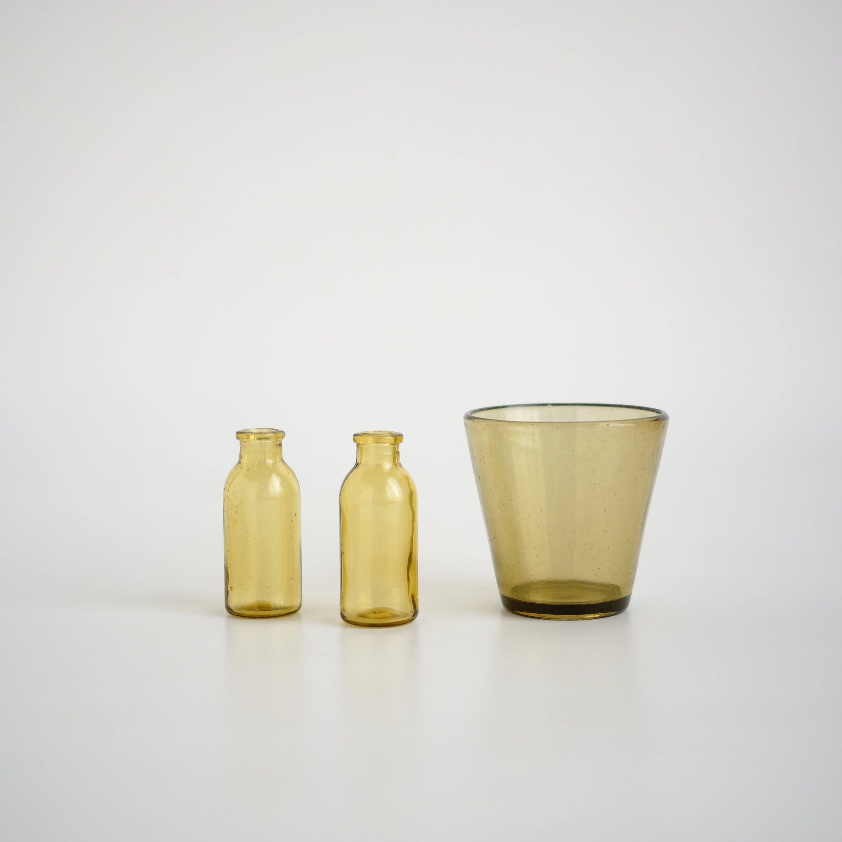 KARHULA / Glass Medicine Bottle B | troldhaugen antiques ｜ 北欧