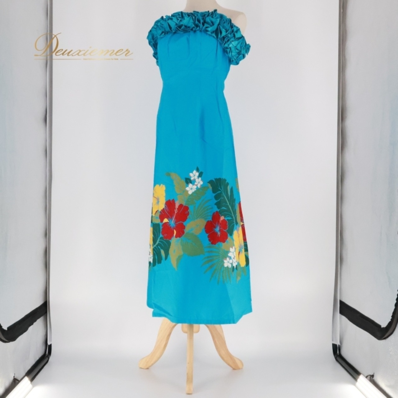 フラダンス衣装 ワンピース ドレス ブルー系 ハイビスカス柄 ハワイアンプリント アロハ レッスン 練習 フラ ダンス 華やか 鮮やか フリル 光沢 かわいい おしゃれ グリーン系 レッド系 イエロー系 ホワイト系 水色 緑 黄緑 赤 黄 白 フラドレス カラフル トロピカル リゾート ビーチ 夏エレガント かわいいデザイン 軽やか フレンチ