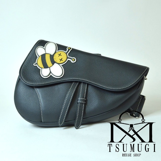 Christian Dior クリスチャンディオールDIOR×KAWS ビー サドル レザー ボディバッグ ブラック 06-BO-0119