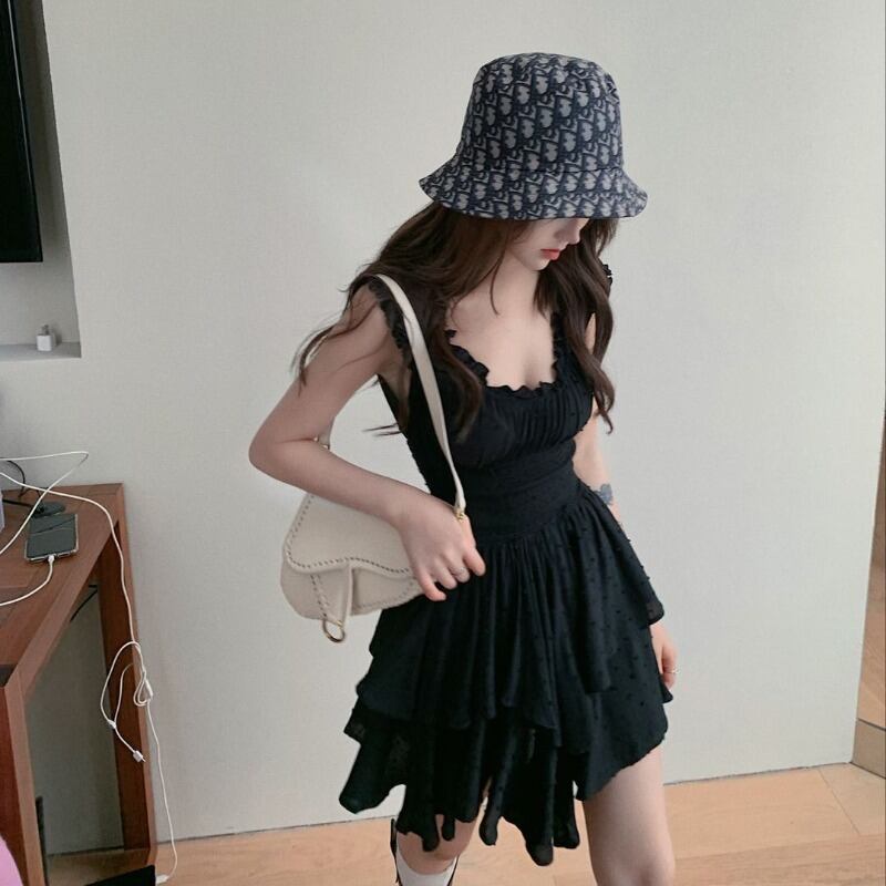 スクエアネックブラックサスペンダードレスレディースサマーウエストプリーツショートスカート2020新しいスリムで薄い気質スカート ブラックストロベリース42948630615