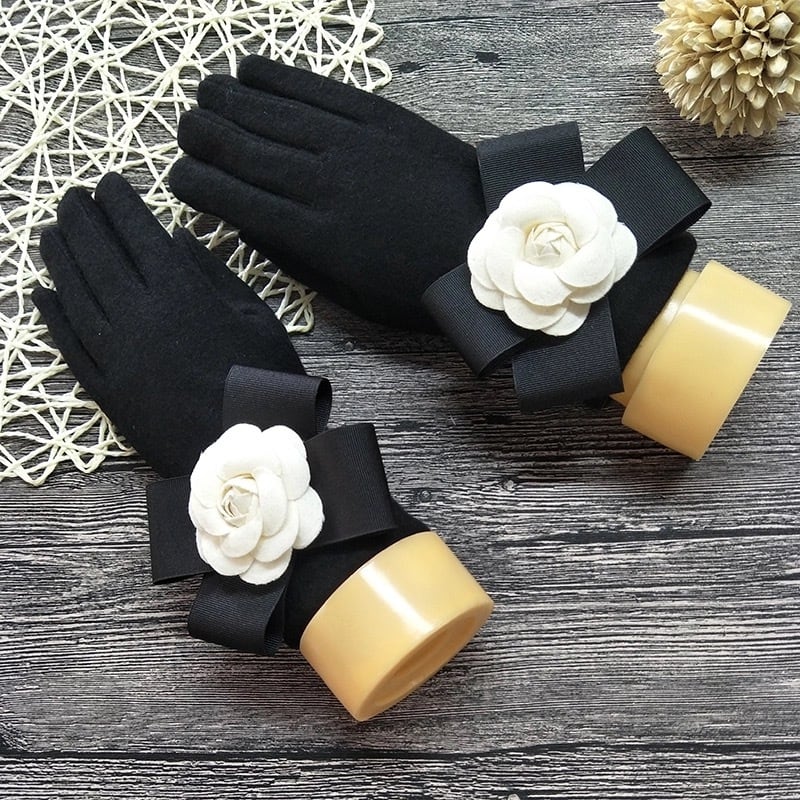 新品完売　エムズグレイシー　カメリア　グログランリボン手袋　グローブ　ブラック ❤️大人気❤️ポンポン グローブ 手袋 エムズグレイシー裏起毛