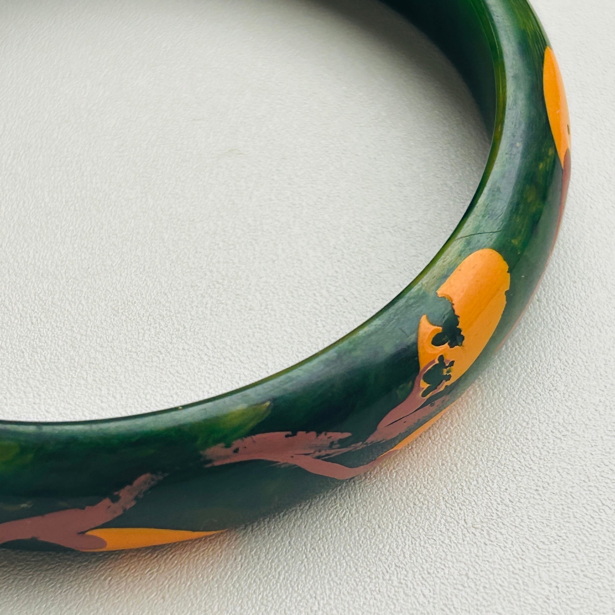 BAKELITE Hand painted Spinach Green バングル | Milo Antiques & Vintage