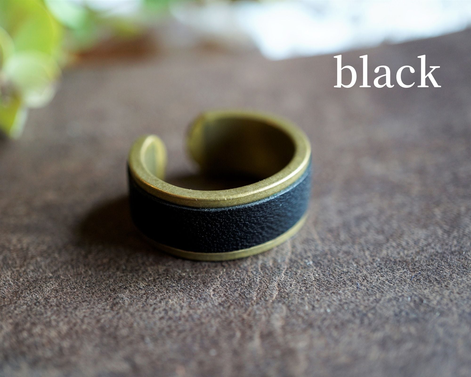 レザーと真鍮のリング（6mm） | 革細工とニュージーランド雑貨のお店