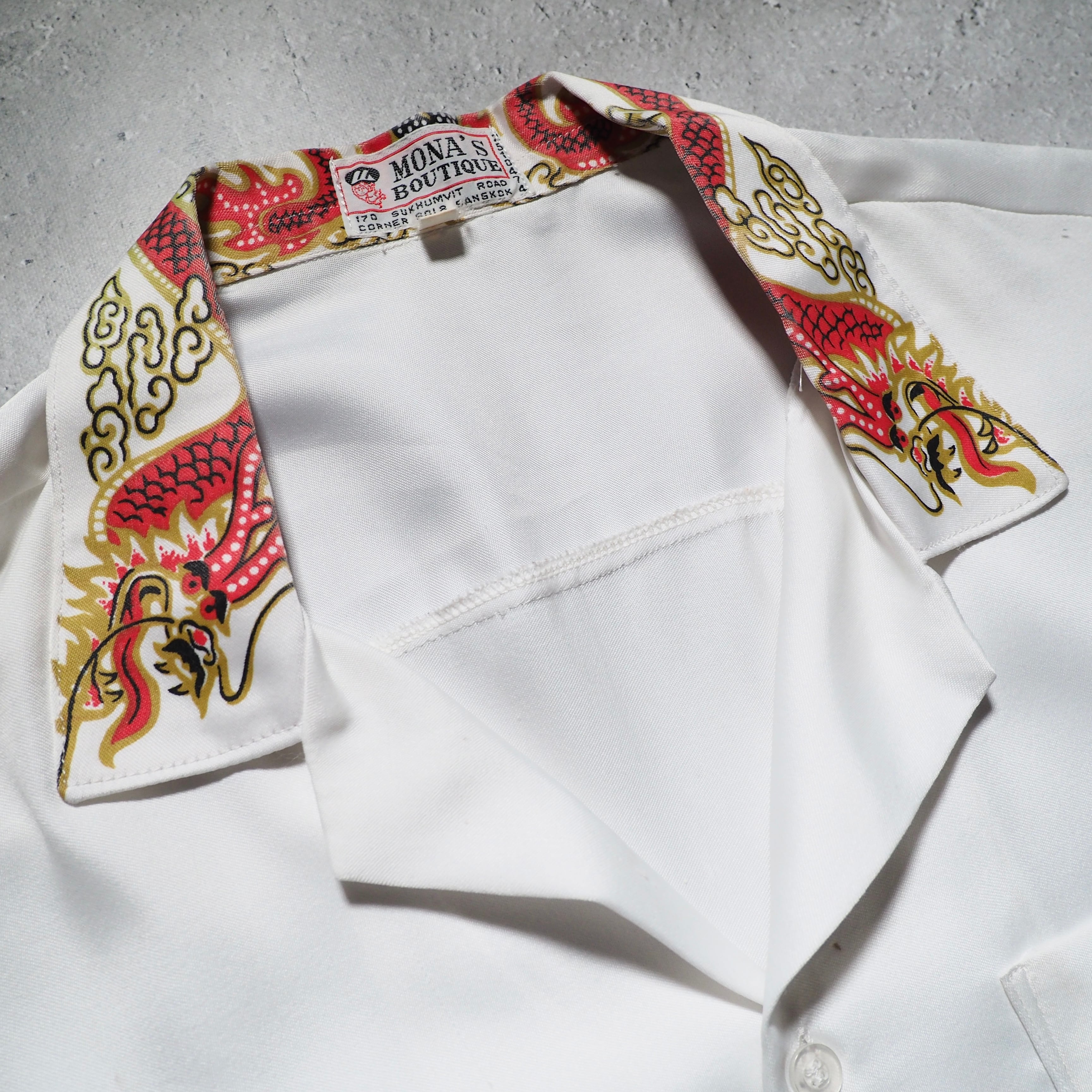 ” Monas Boutique ” Doragon printed vintage loose Open collar SS shirt