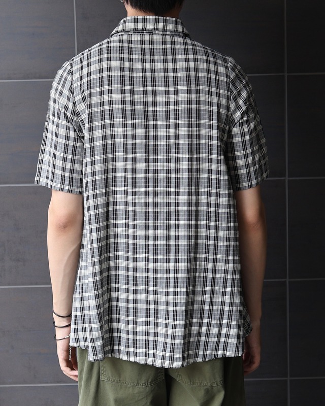 Covered button check shirt