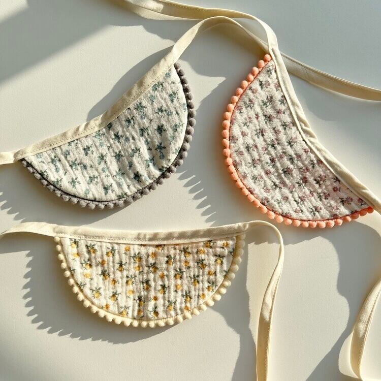 bib from WETNOSE 猫 エプロン スタイ