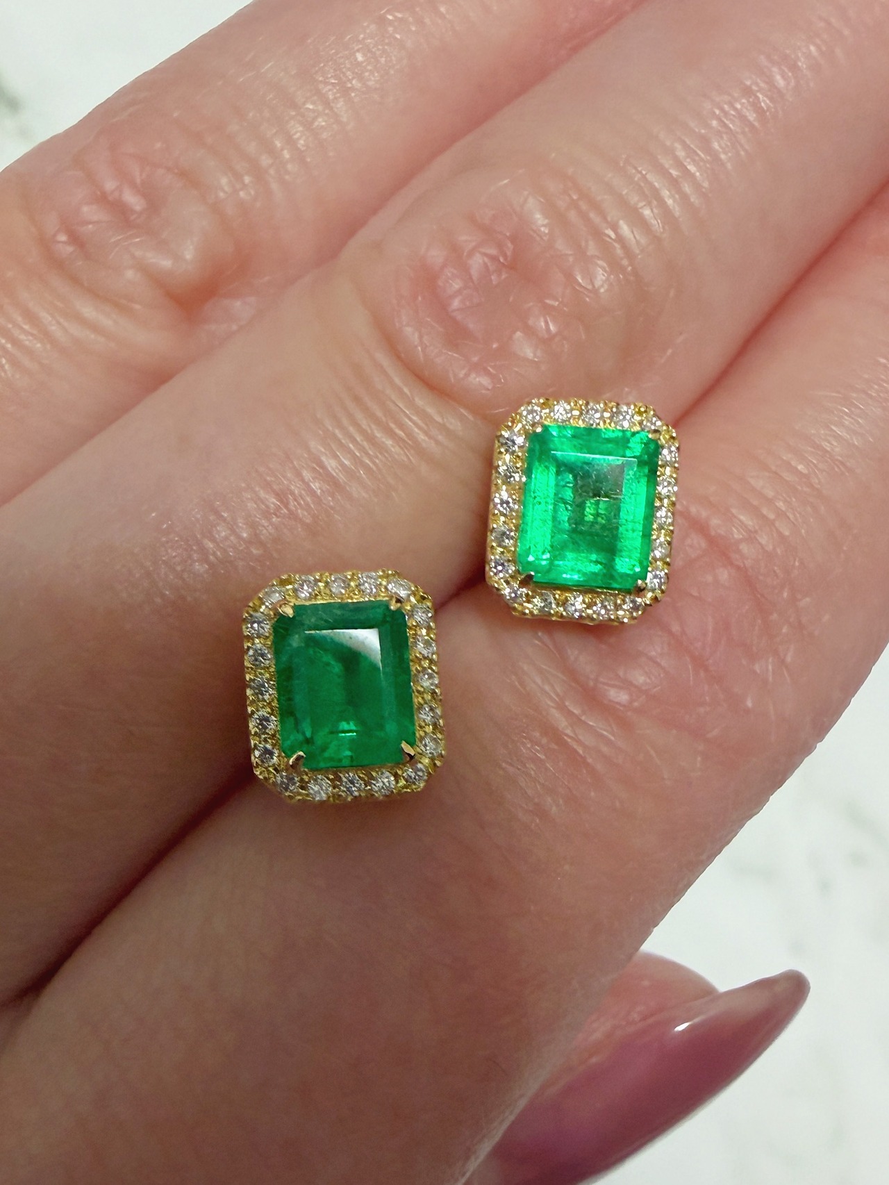エメラルド(1.62ct)ピアス/K18YG