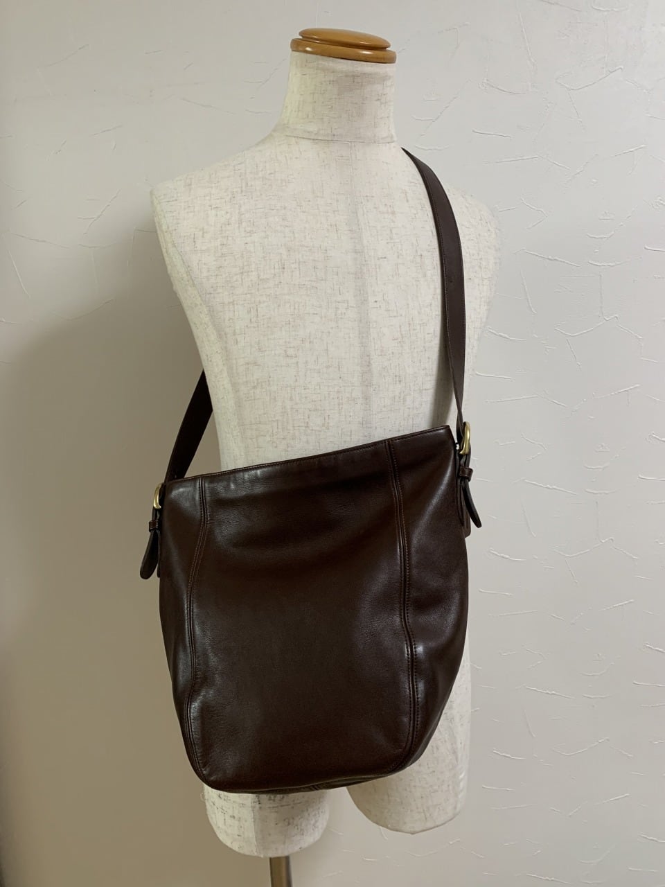 Leather Shoulder Bag "COACH"