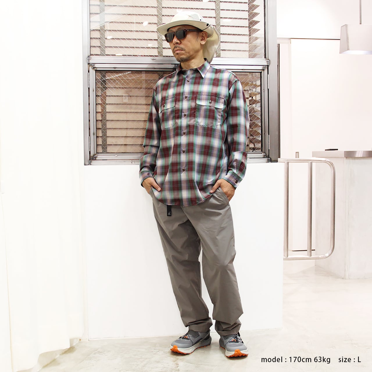 BROWN by 2-tacs B33-S001 