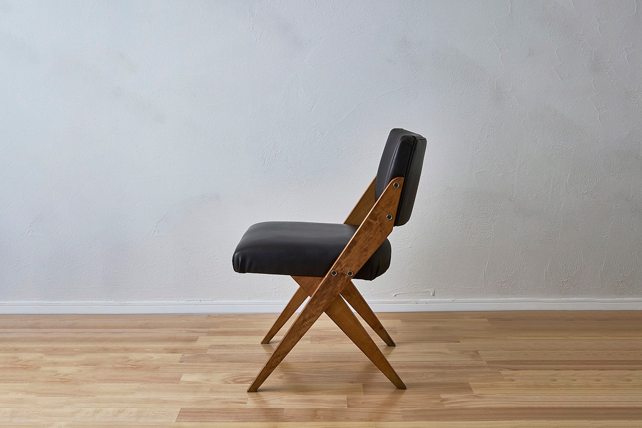 Complex Universal Furniture SPY Chair (A)