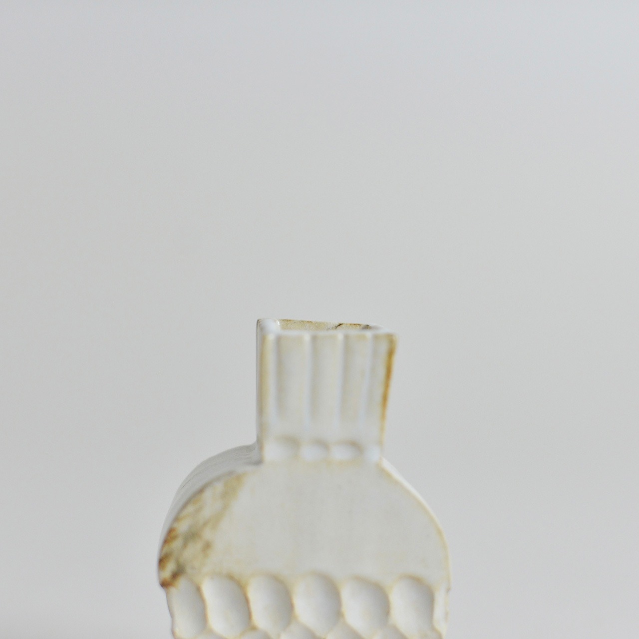 OluNoA / フラワーベース 【J】〈 陶器 / 花瓶 / 花器 / 花 / ドライフラワー / オブジェ 〉