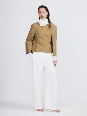 [RECTO][WOMEN] OPEN BACK PEPLUM TOP (KHAKI BEIGE) 正規品 韓国ブランド 韓国通販 韓国代行 韓国ファッション レクト 日本 店舗