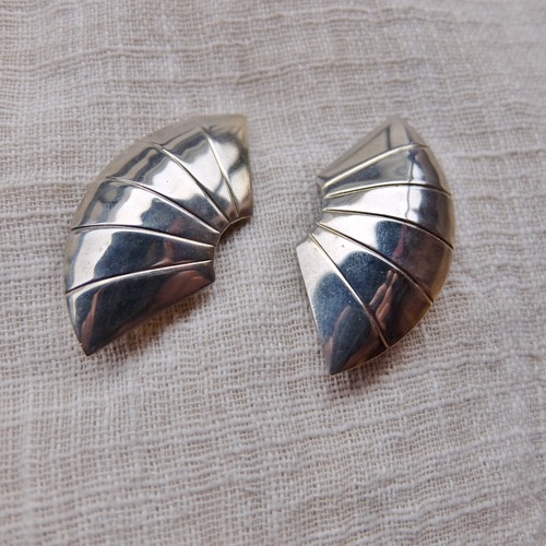 Fan earring／ファン イヤリング