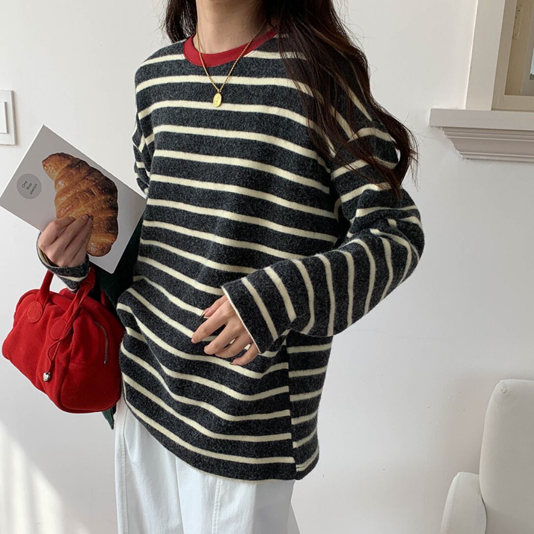 contrast round neck striped shirt