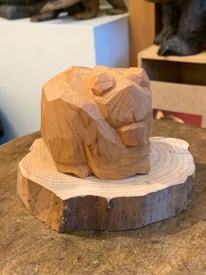 桑原さんの木彫り熊