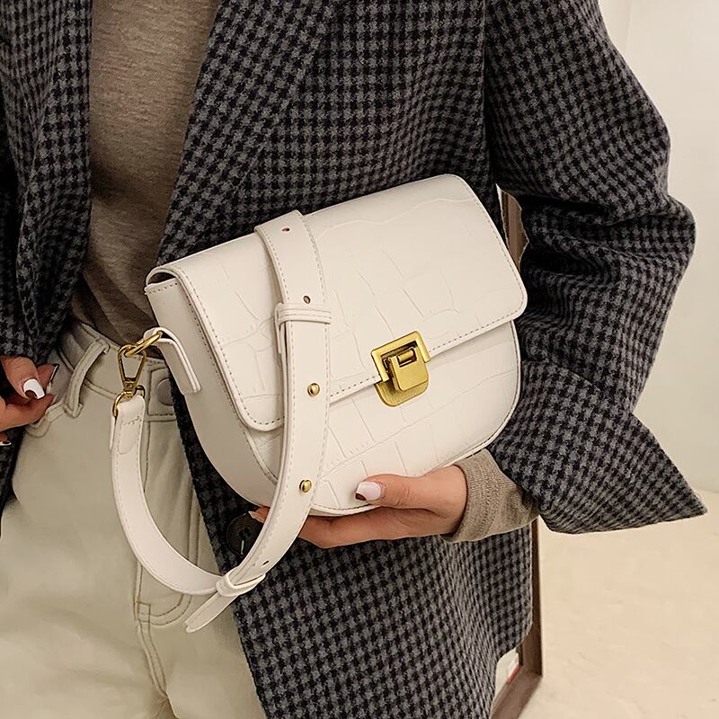 スタイルウィンターレッドクロス 冬物 メッセンジャーバッグ 手作りハンドバック91988565516