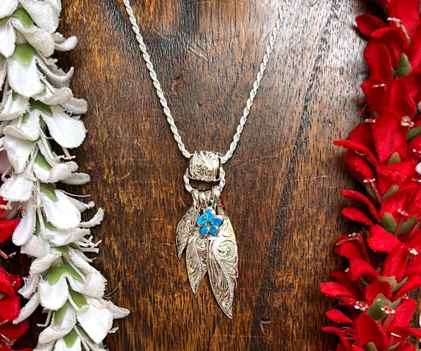 手彫り3リーフ ペンダント SP2509 | ハワイアンジュエリーとウッド