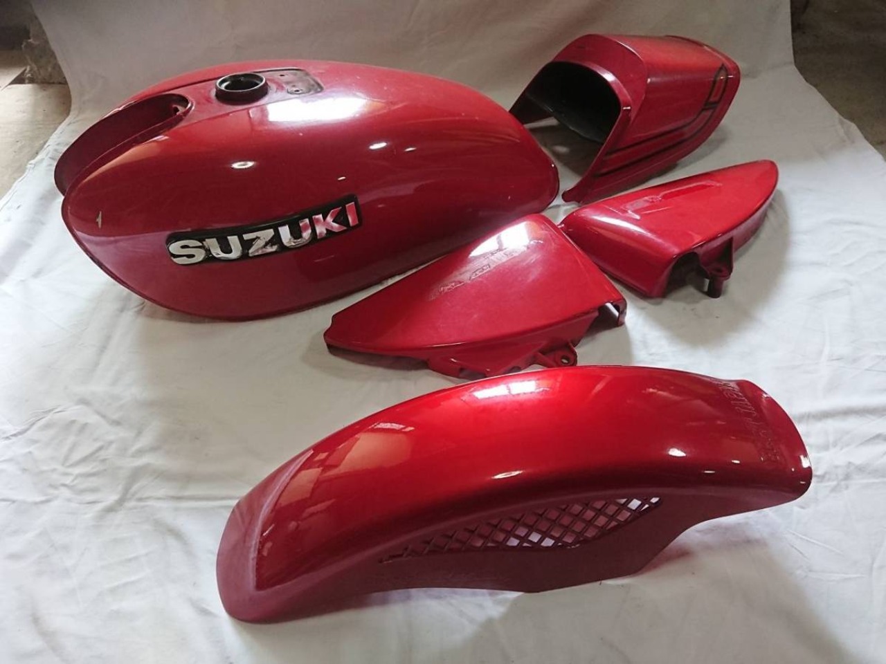 GS400 味わい深い レンズ カスタム 改造 （タンク サイドカバー テール 