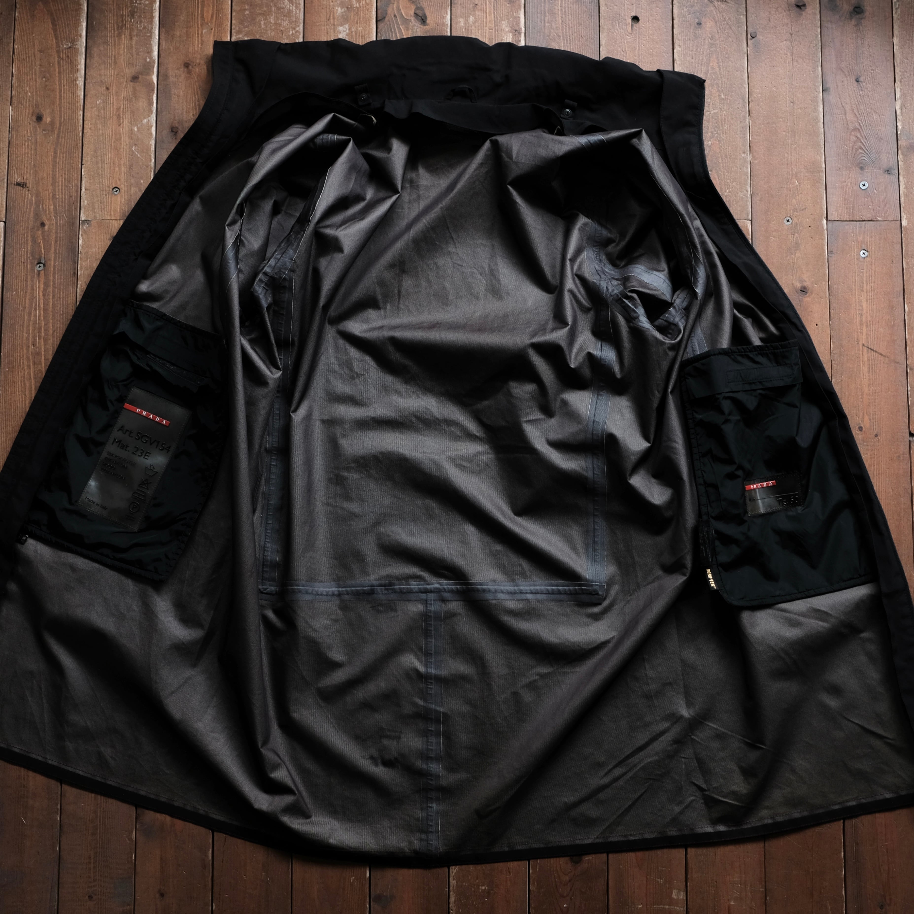 PRADA SPORT GORE-TEX JACKET | safarionline