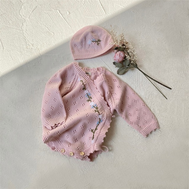 秋新作　ベビー服　ニット　ロンパース　花柄　刺繍　長袖　女の子　可愛い　おしゃれ　カバーオール