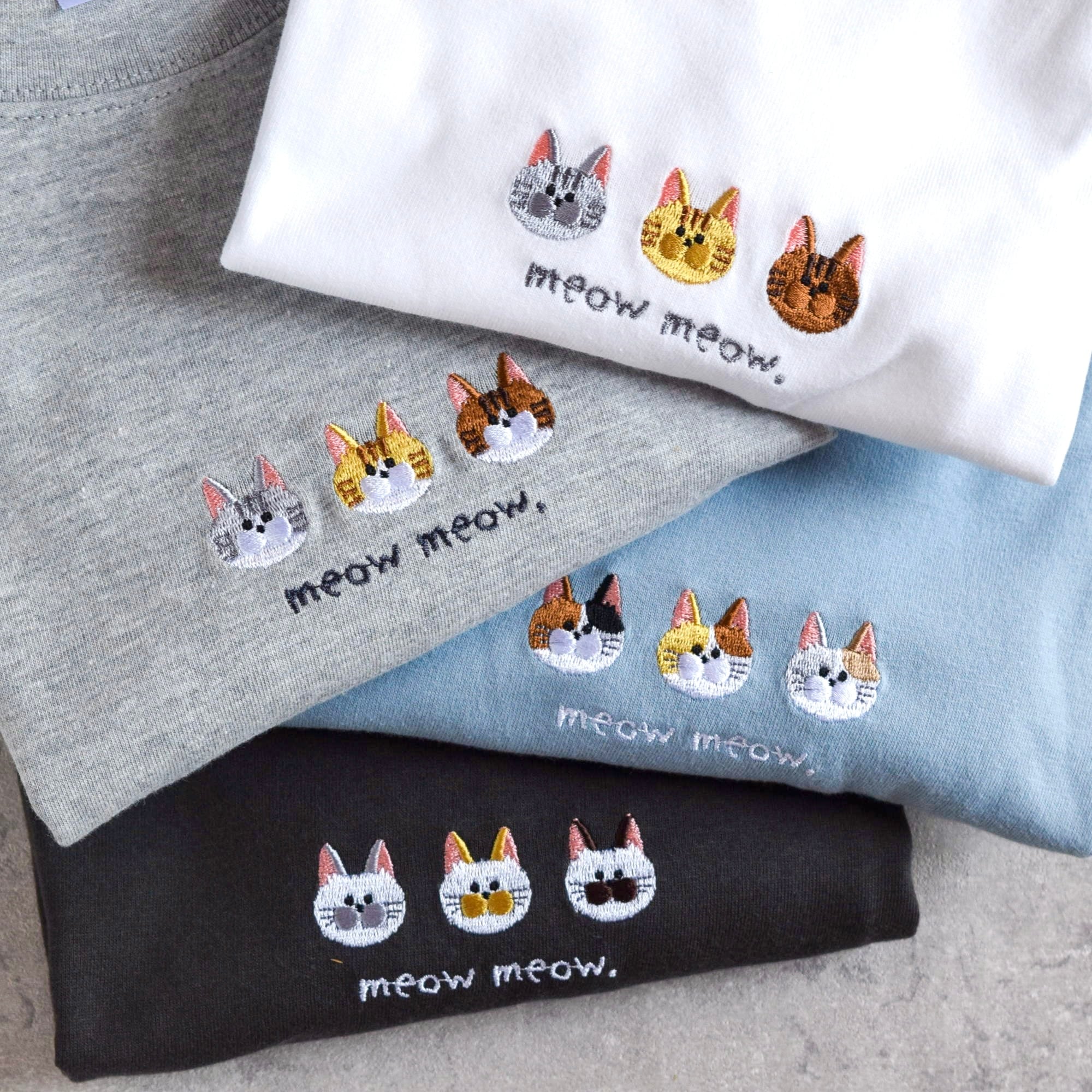 猫が選べる！にゃんこトリオ刺繍Tシャツ 名入れ可【選べる4色】親子