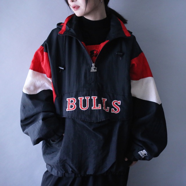 "STARTER×BULLS" over silhouette good coloring anorak parka