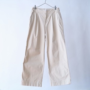 wide & loose silhouette ivory color cotton chino pants