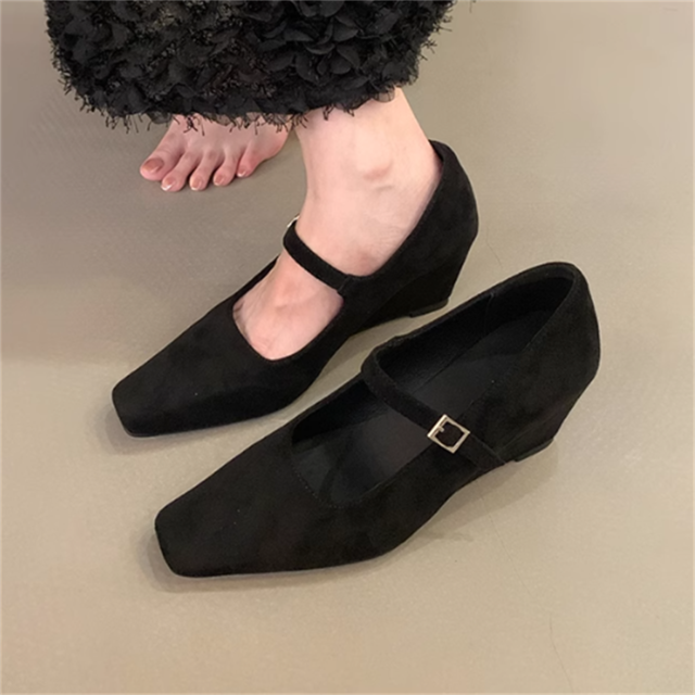 【送料無料】 パンプス 3色 靴 シューズ ハイヒール ウェッジソール スクエアトゥ スウェード生地 エレガント 可愛い 大人可愛い きれいめ シンプル カジュアル シック コンサバ 華やか 大人 上品 おしゃれ 主役級 こなれ感 高見え 高級感 無地 秋 レディース 女性用 ママ 20代 30代 40代 通勤 デート お出かけ 女子会 お呼ばれ 休日 お茶会 授業参観 パーティ 結婚式 二次会 デイリーユース 普段使い ファッション コーデ スタイル 楽ちん 歩きやすい 定番 ベイクドカラー 秋カラー