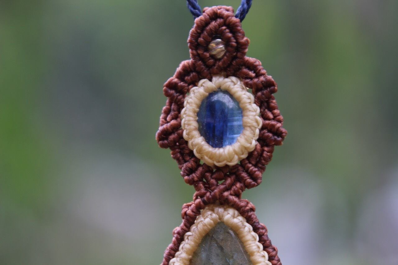 Multicolor labradorite kyanite micromacrame pendant