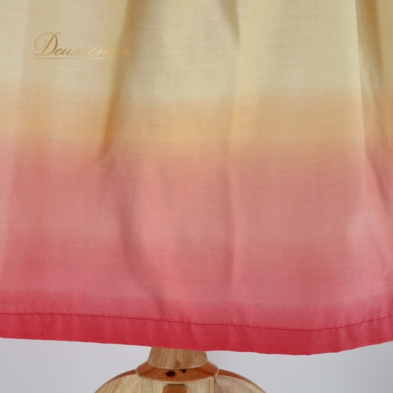 フラダンス 衣装 パウスカート セキノレーシングスポーツ レッド系 日本製 グラデーション 柄無し シングル シンプル かわいい 華やか 鮮やか 明るい 暖かみ 赤 黄 ハワイアン アロハ ハワイアンプリント フラ ダンス レッスン 練習 レディース