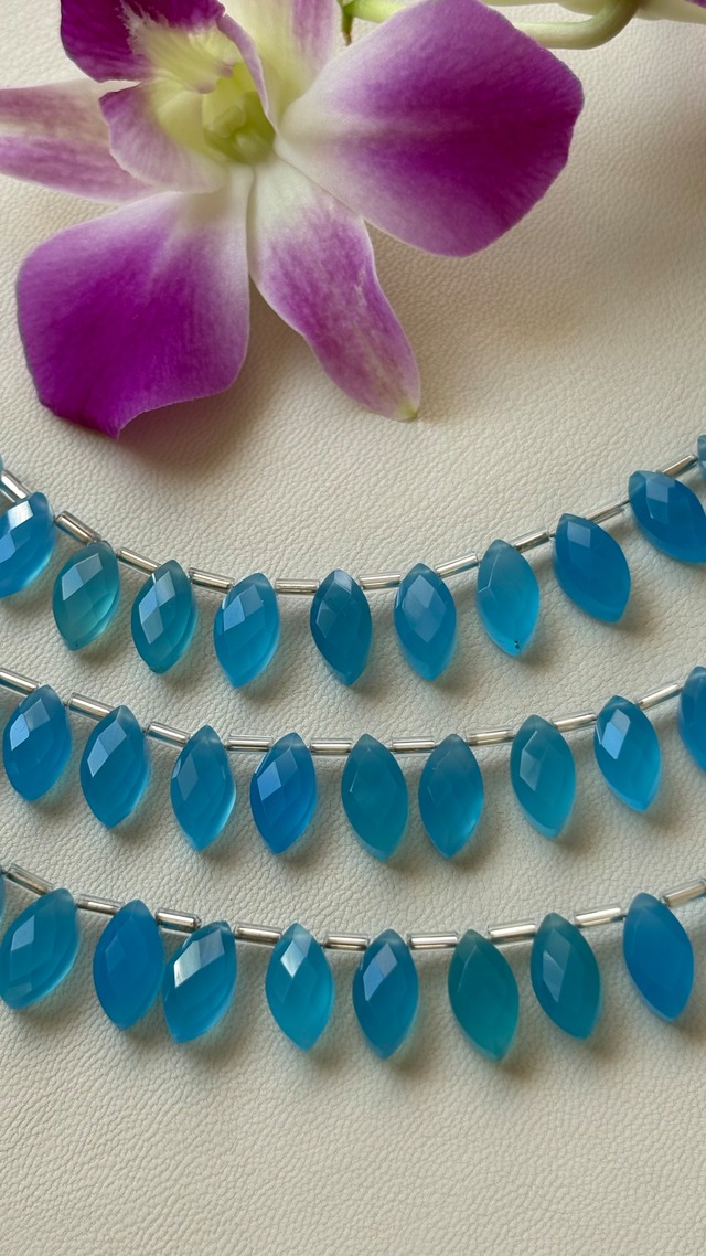 Blue chalcedony / ブルーカルセドニー マーキスカット